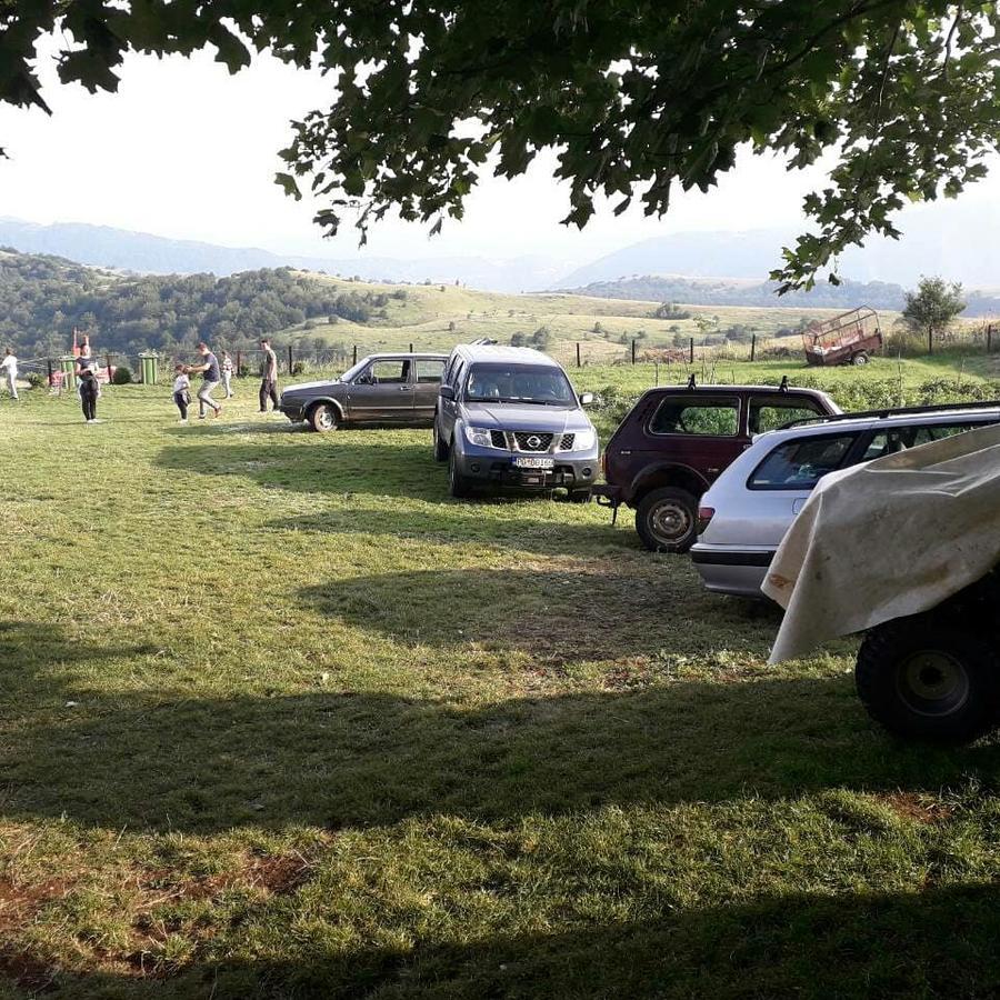 Suri Konuk evi Plužine Dış mekan fotoğraf